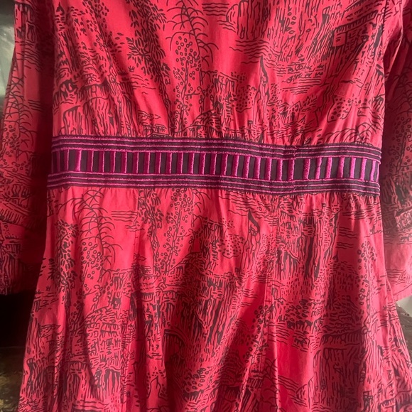 Beautiful Niza Dress - Picture 2 of 8